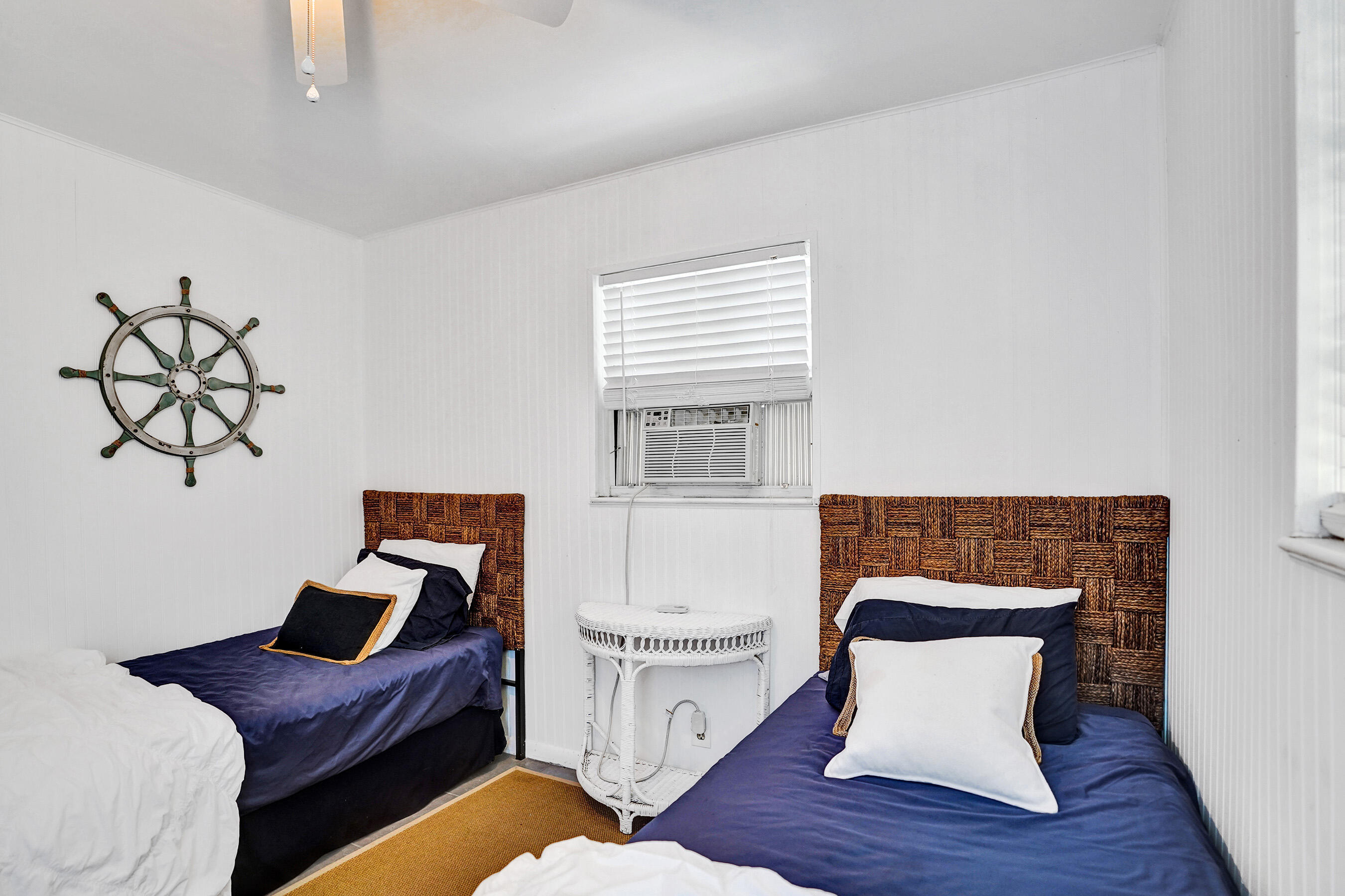 NORTHRIDGE - Residential Lease