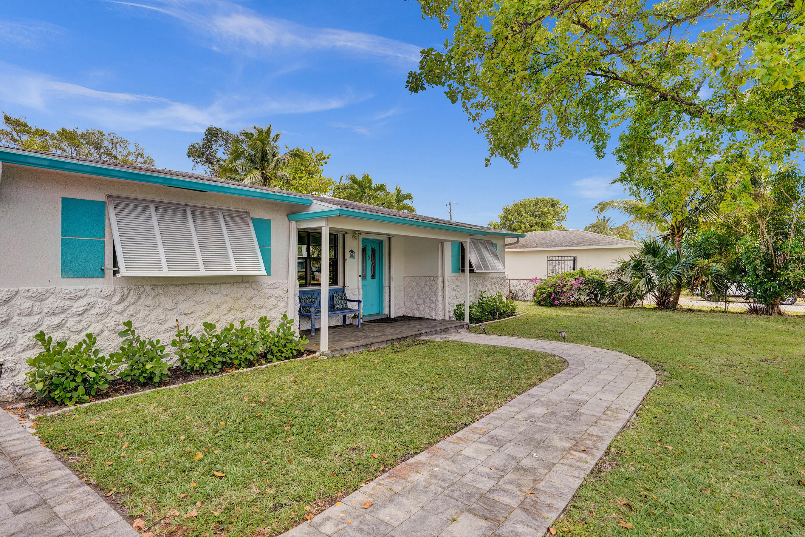 NORTHRIDGE - Residential Lease