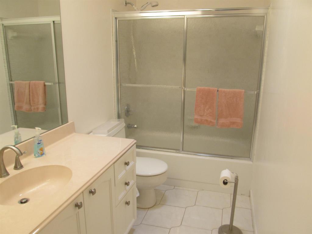 DELRAY VILLAS 2 - Residential