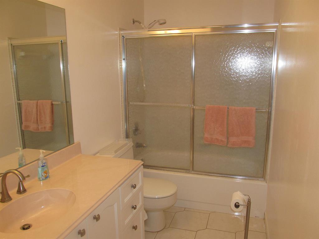 DELRAY VILLAS 2 - Residential