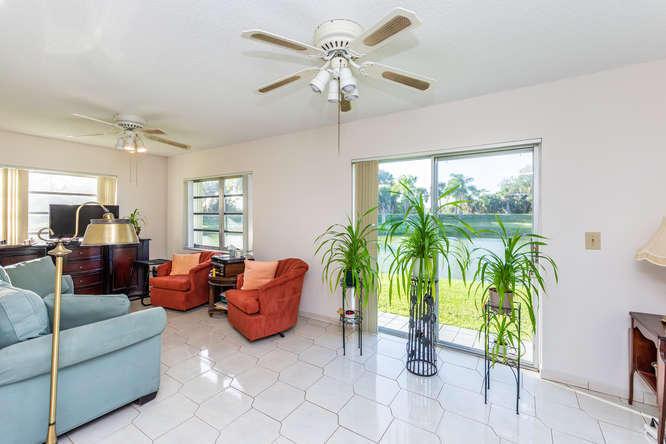 DELRAY VILLAS 2 - Residential