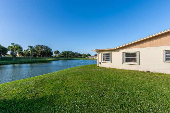 DELRAY VILLAS 2 - Residential