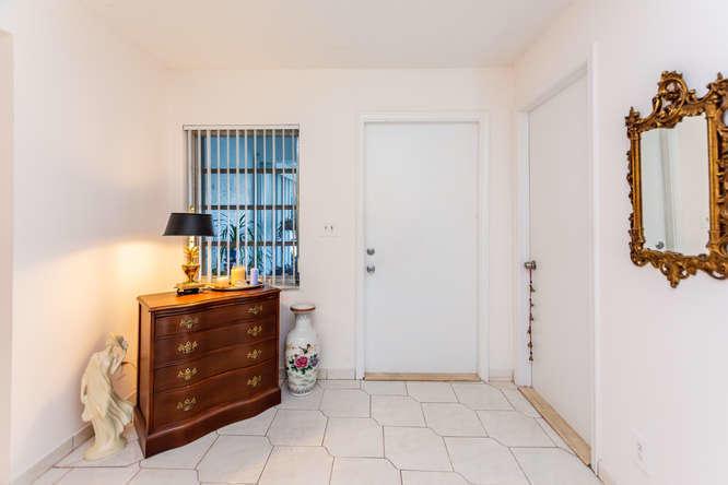 DELRAY VILLAS 2 - Residential