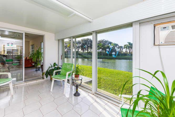 DELRAY VILLAS 2 - Residential