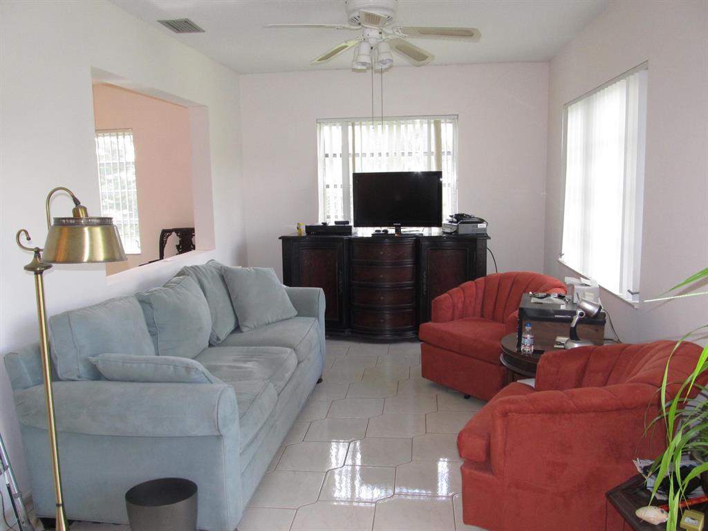 DELRAY VILLAS 2 - Residential