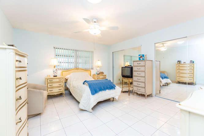 DELRAY VILLAS 2 - Residential