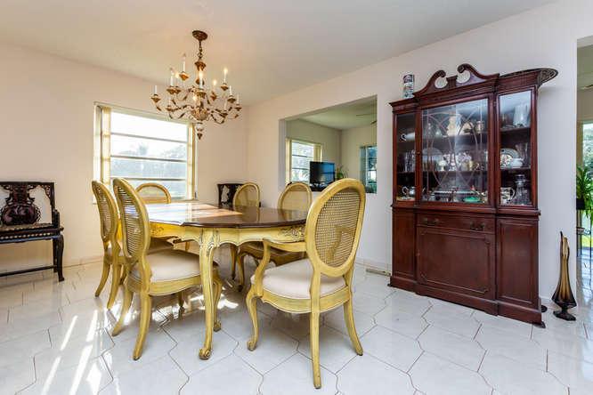 DELRAY VILLAS 2 - Residential