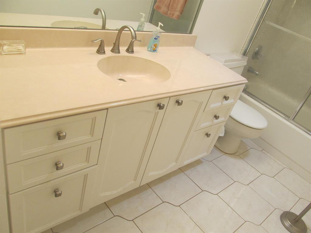 DELRAY VILLAS 2 - Residential