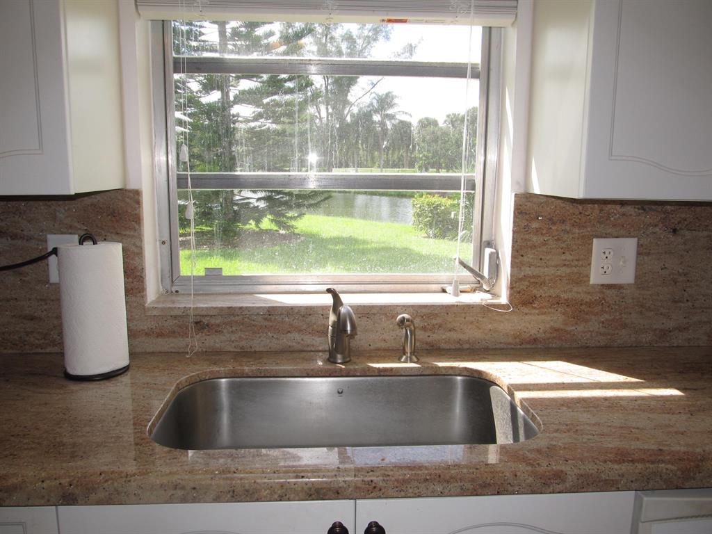 DELRAY VILLAS 2 - Residential