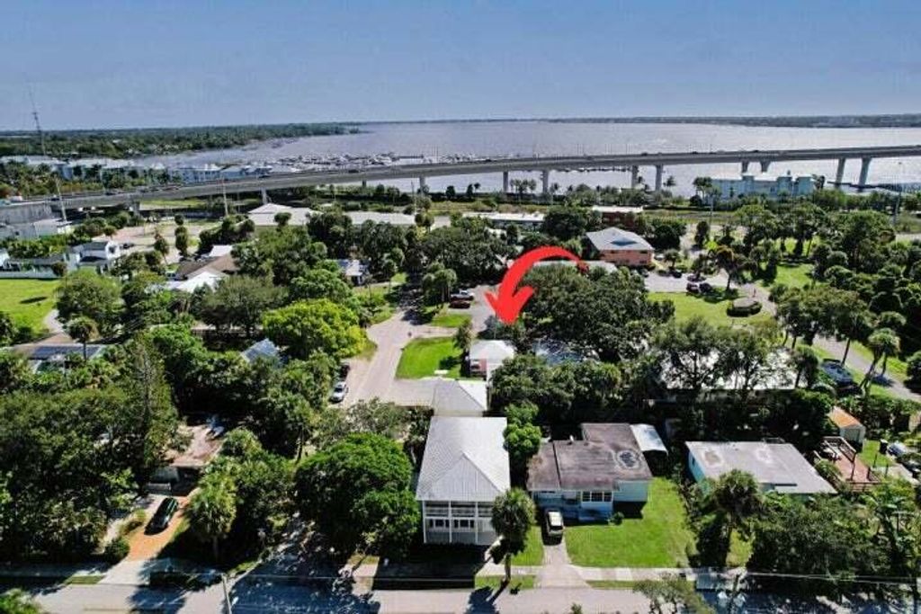 Photo of 514 NW Stuart Avenue, Stuart, FL 34994 (MLS # R11038909)