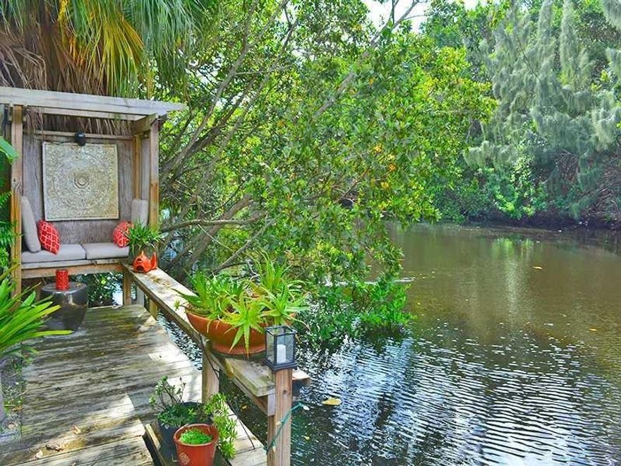 Renovated 2 beds and 1 baths unit with amazing private views of river and mangrove. This unit is renovated and features kitchen with granite counter tops, stainless steel appliances, tile throughout, central AC unit with private washer and dryer, newer bathroom and more. Serene backyard perfect for tenants who love to Kayak or paddle board. Fast approval process, water not included.