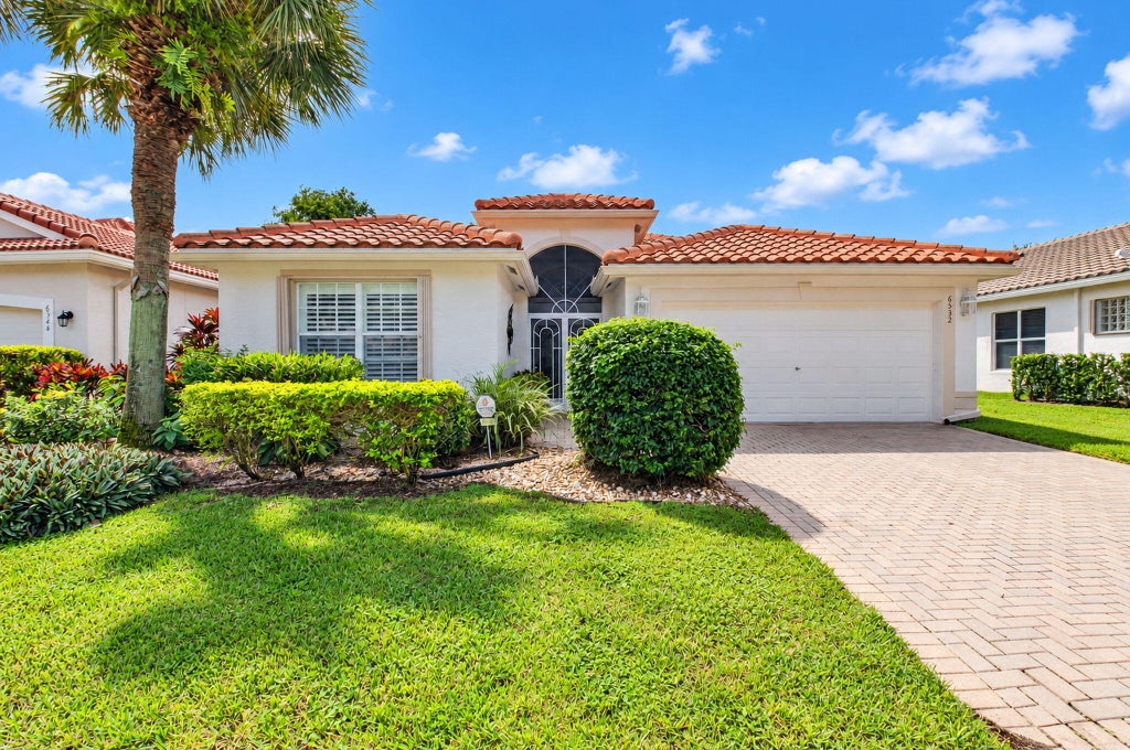 Photo of 6552 Lucaya Avenue, Boynton Beach, FL 33437 (MLS # B26089224)