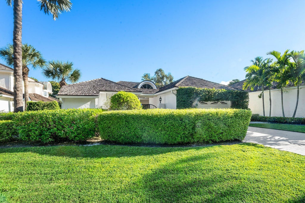Photo of 2514 Muir Circle, Wellington, FL 33414 (MLS # B26090407)