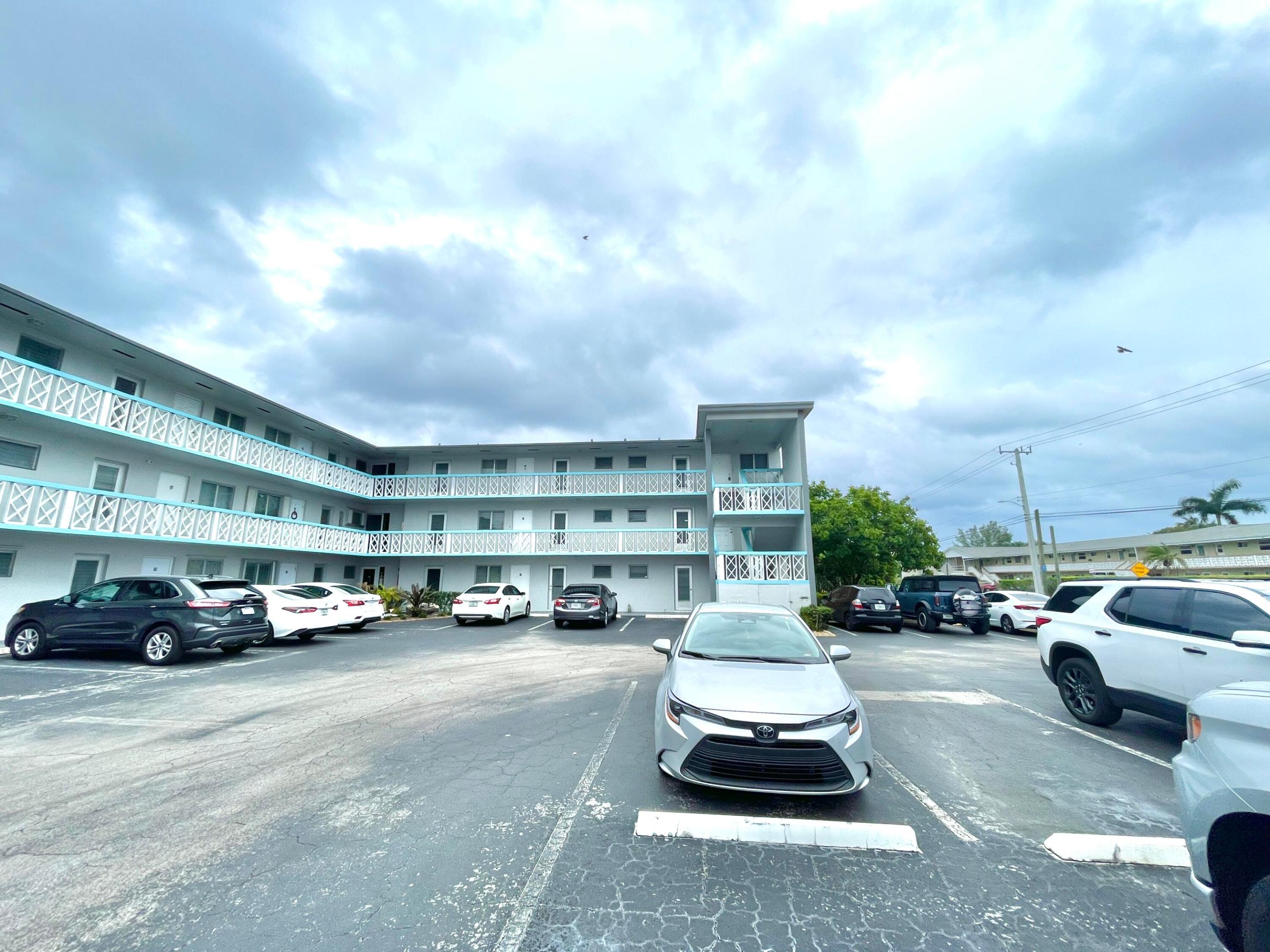 CRYSTAL LAKE 1021 CONDO - Residential