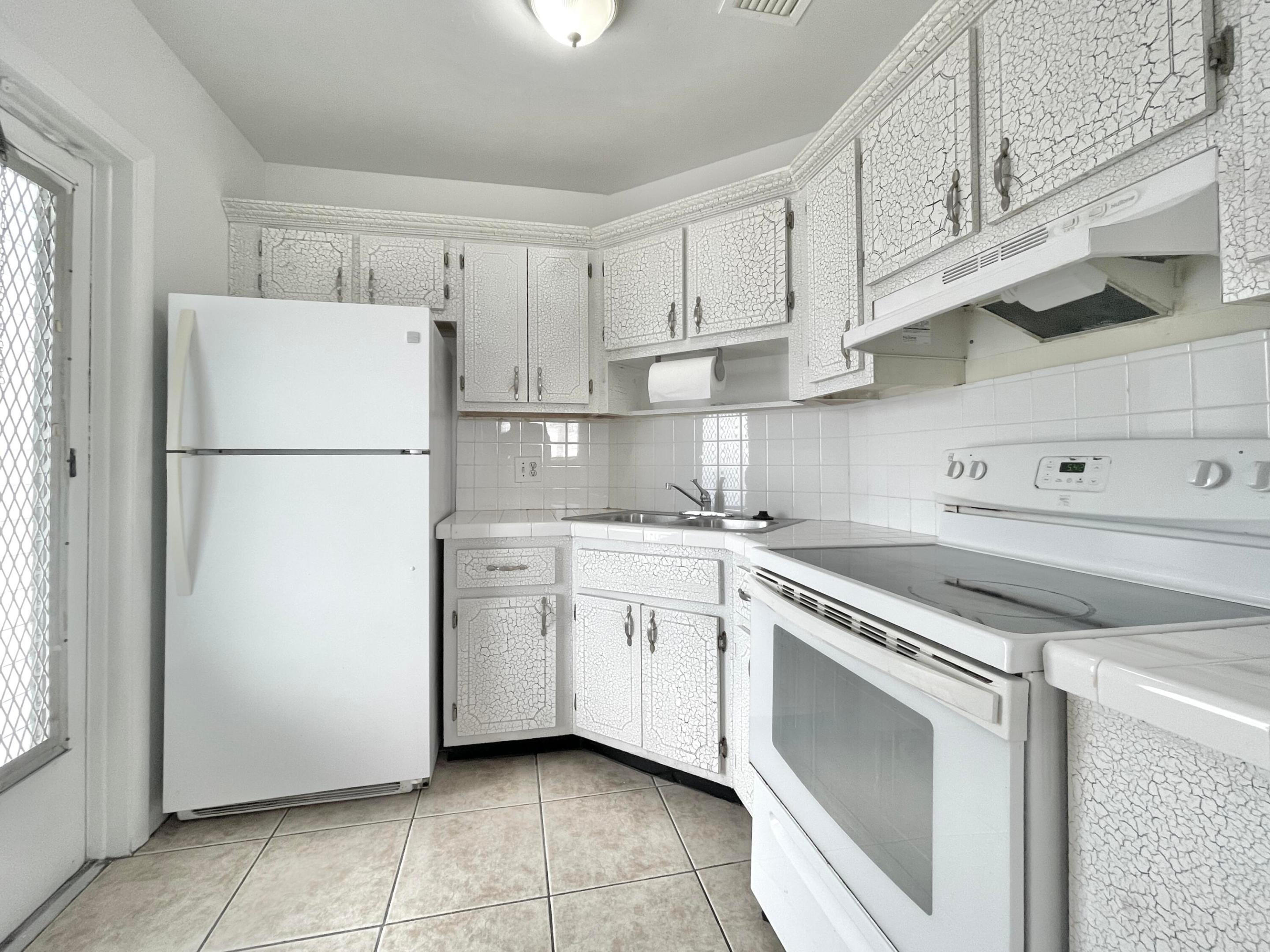 CRYSTAL LAKE 1021 CONDO - Residential