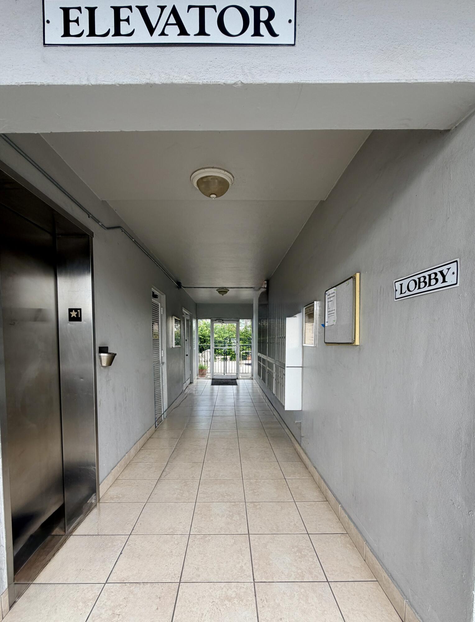 CRYSTAL LAKE 1021 CONDO - Residential