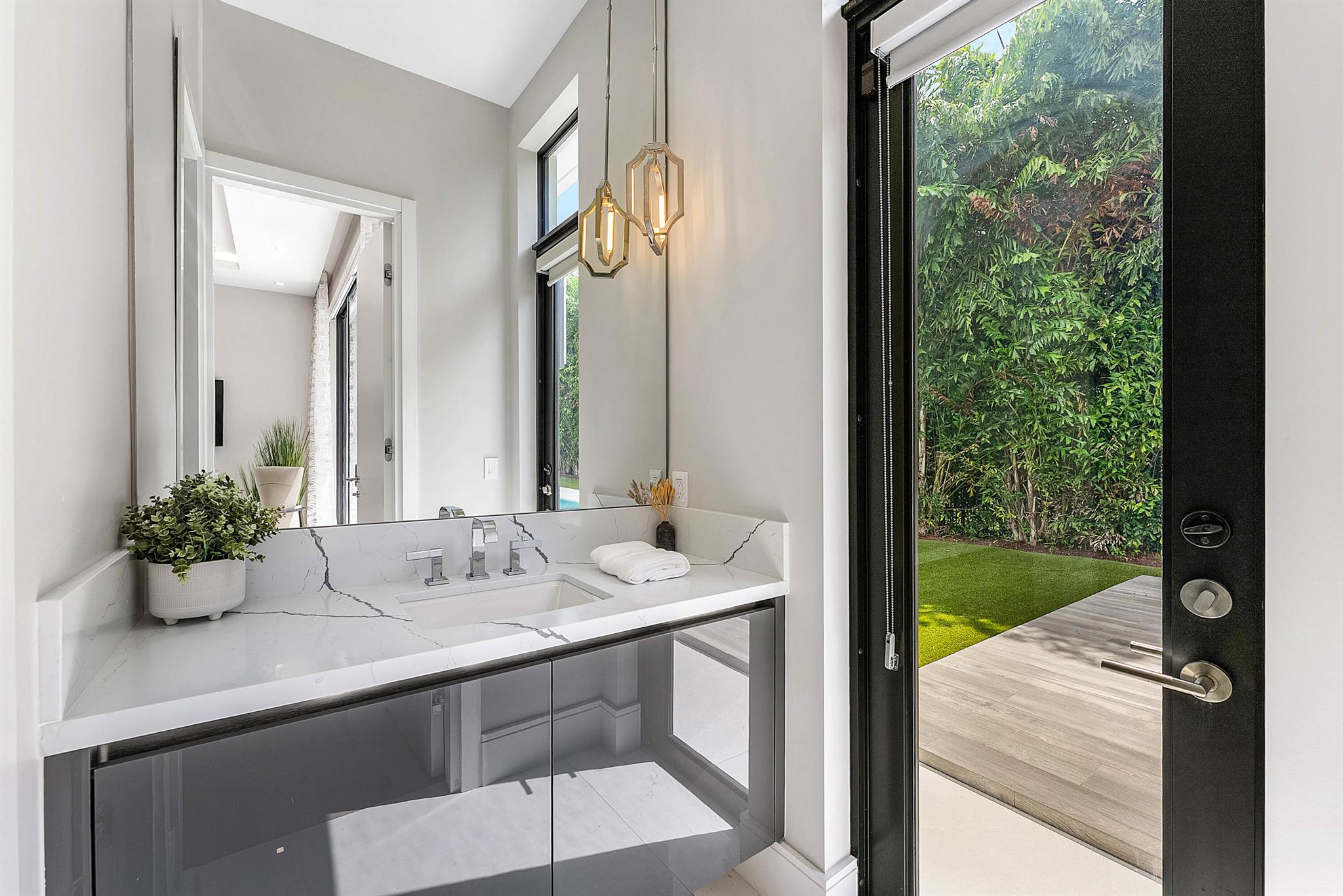 ROYAL PALM YACHT & COUNTR - Residential