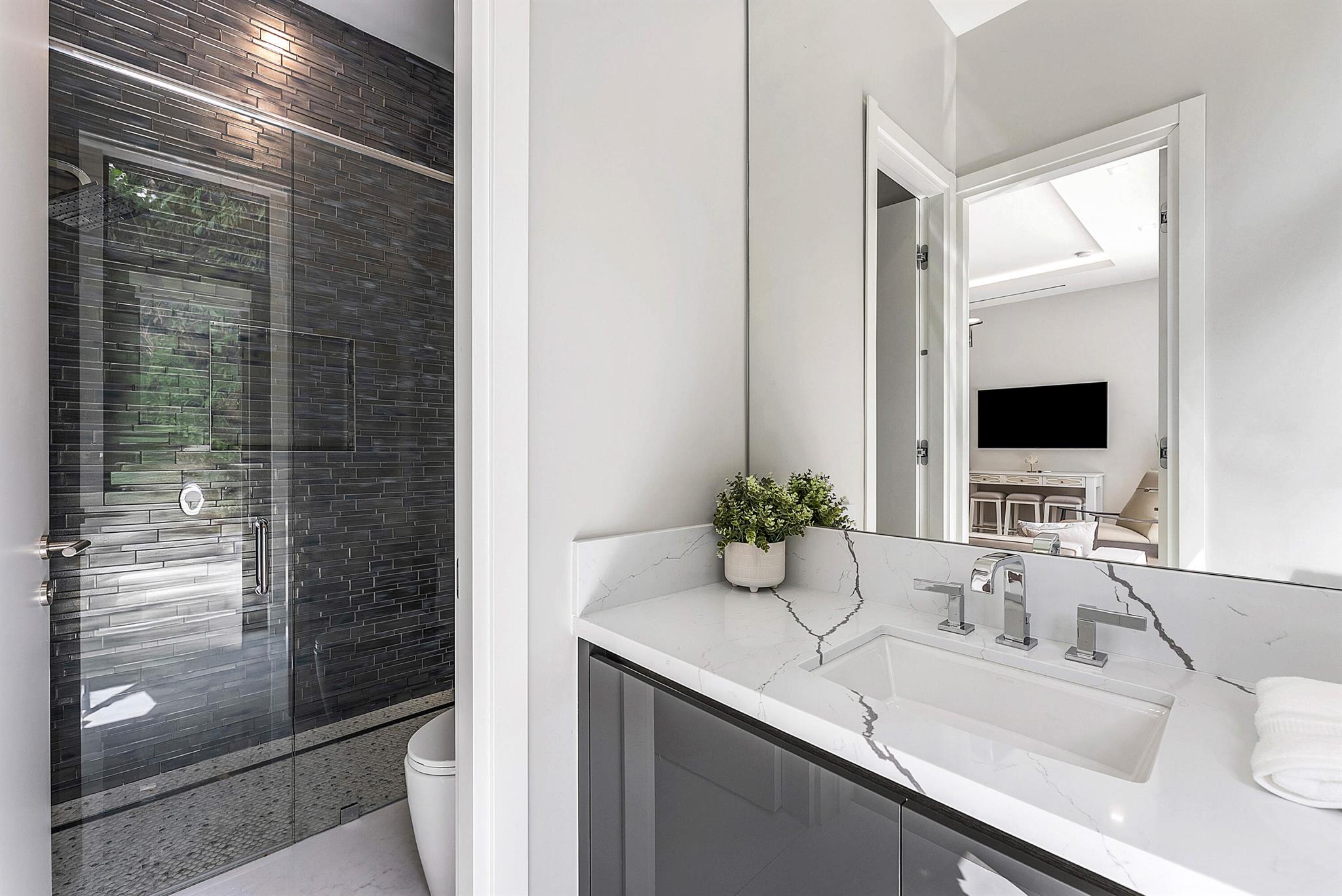 ROYAL PALM YACHT & COUNTR - Residential