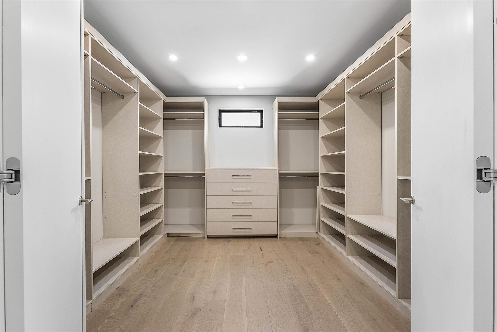 ROYAL PALM YACHT & COUNTR - Residential