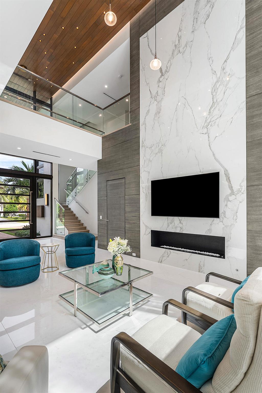 ROYAL PALM YACHT & COUNTR - Residential