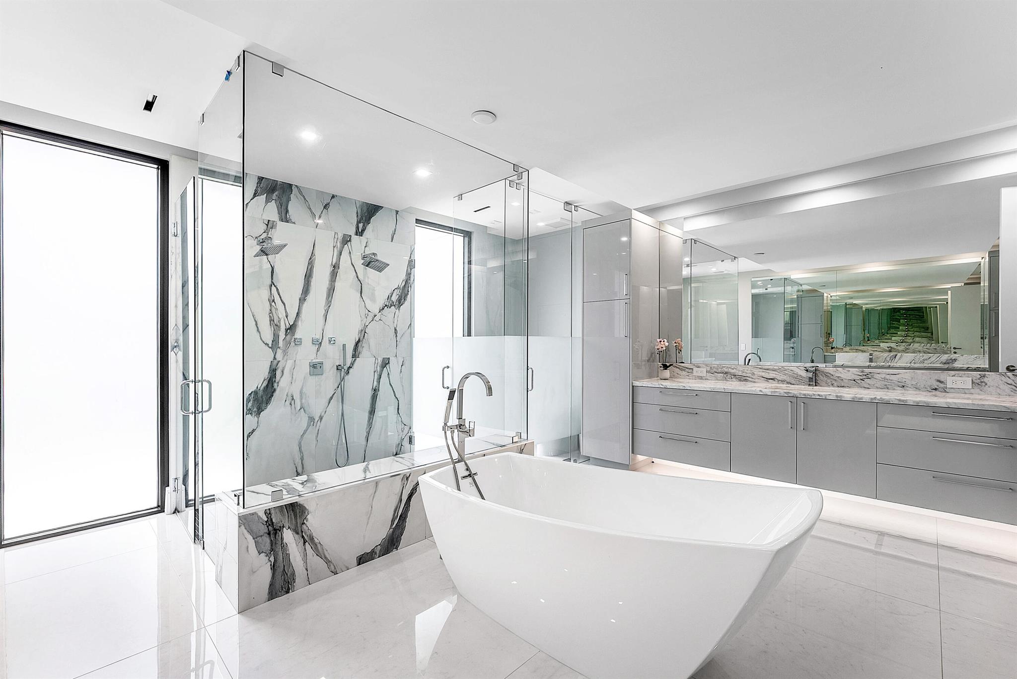 ROYAL PALM YACHT & COUNTR - Residential