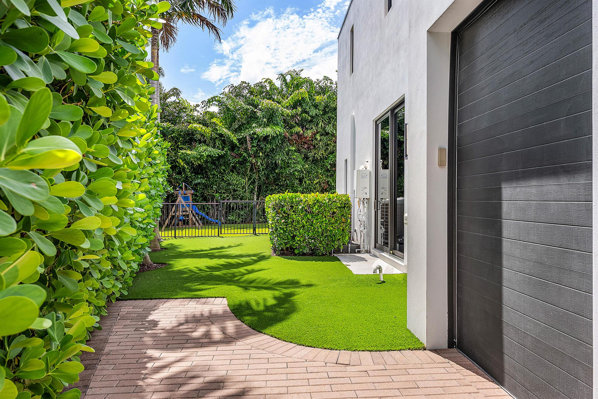 ROYAL PALM YACHT & COUNTR - Residential