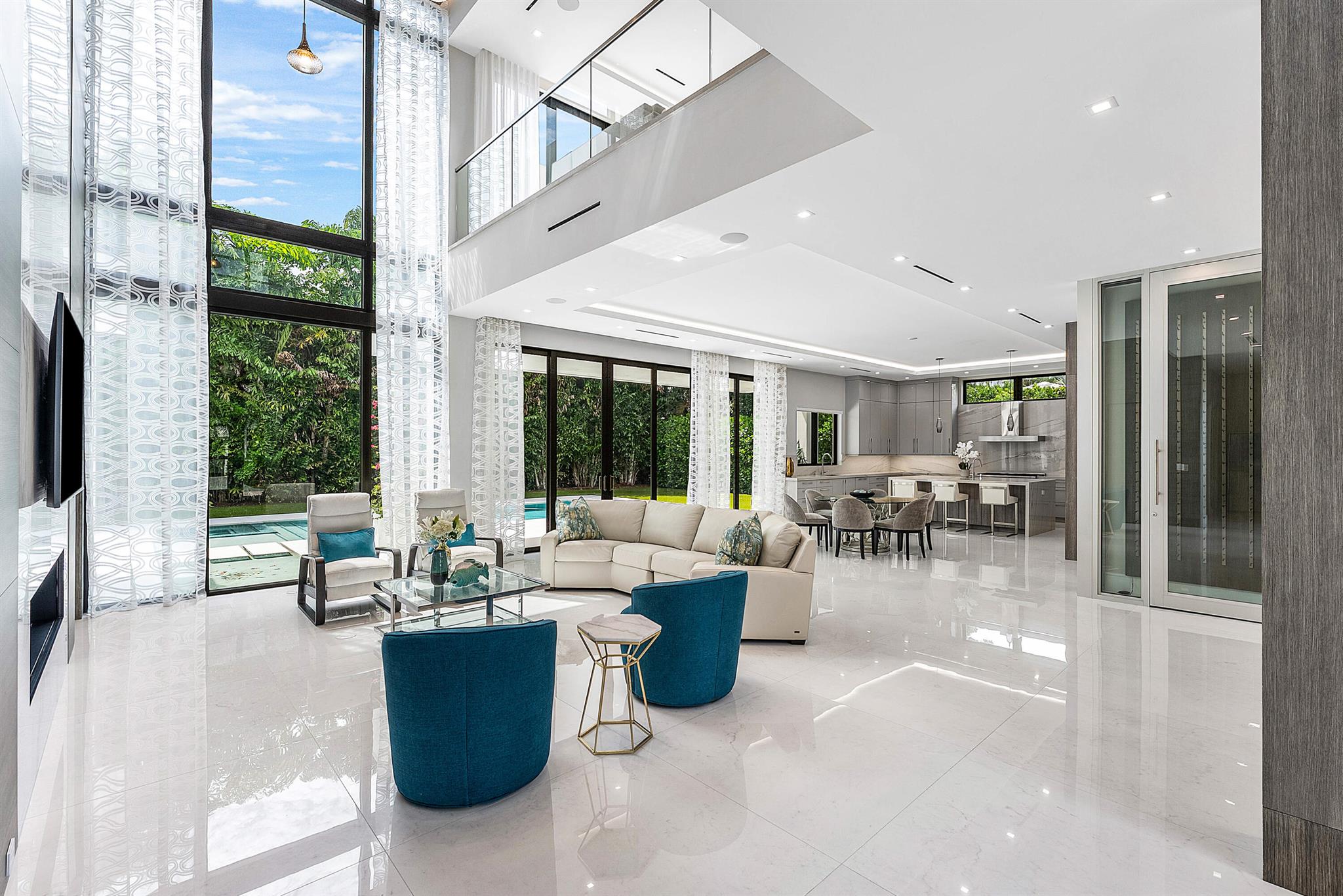 ROYAL PALM YACHT & COUNTR - Residential