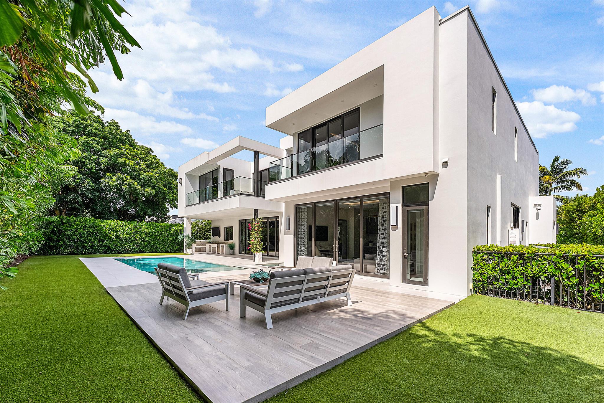 ROYAL PALM YACHT & COUNTR - Residential