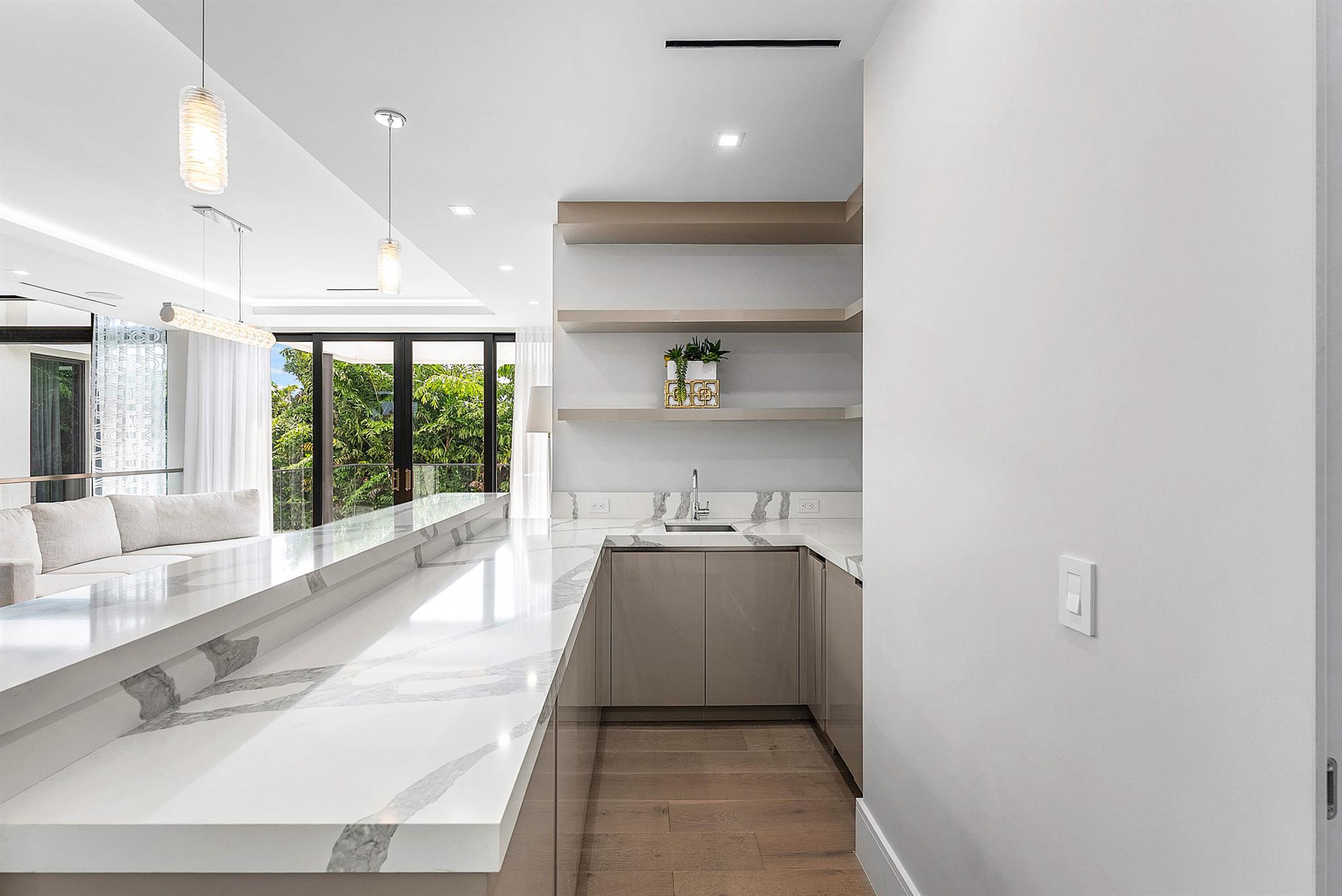 ROYAL PALM YACHT & COUNTR - Residential
