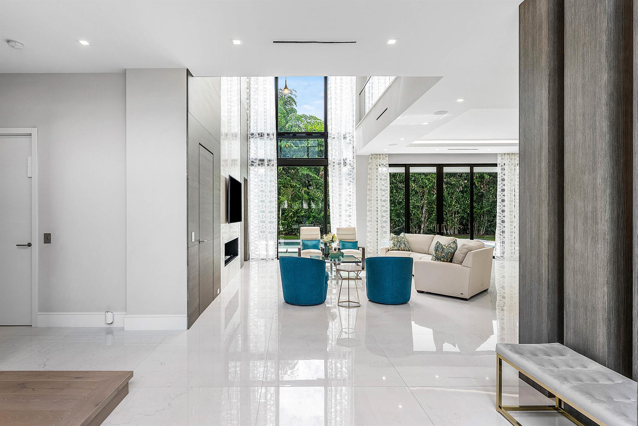 ROYAL PALM YACHT & COUNTR - Residential