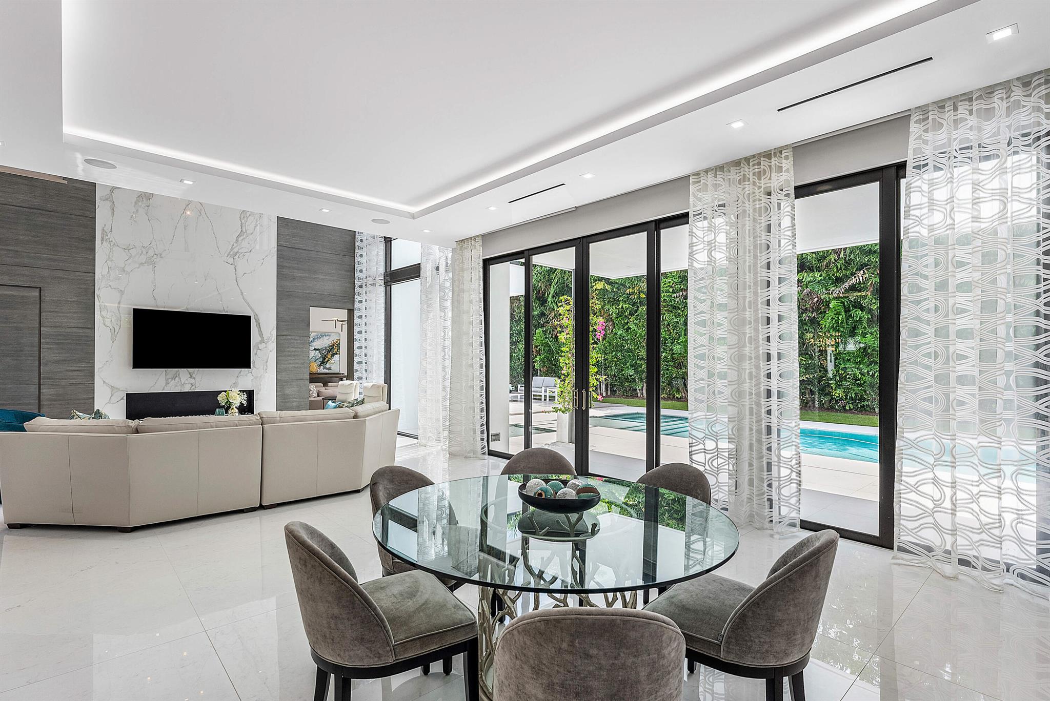 ROYAL PALM YACHT & COUNTR - Residential