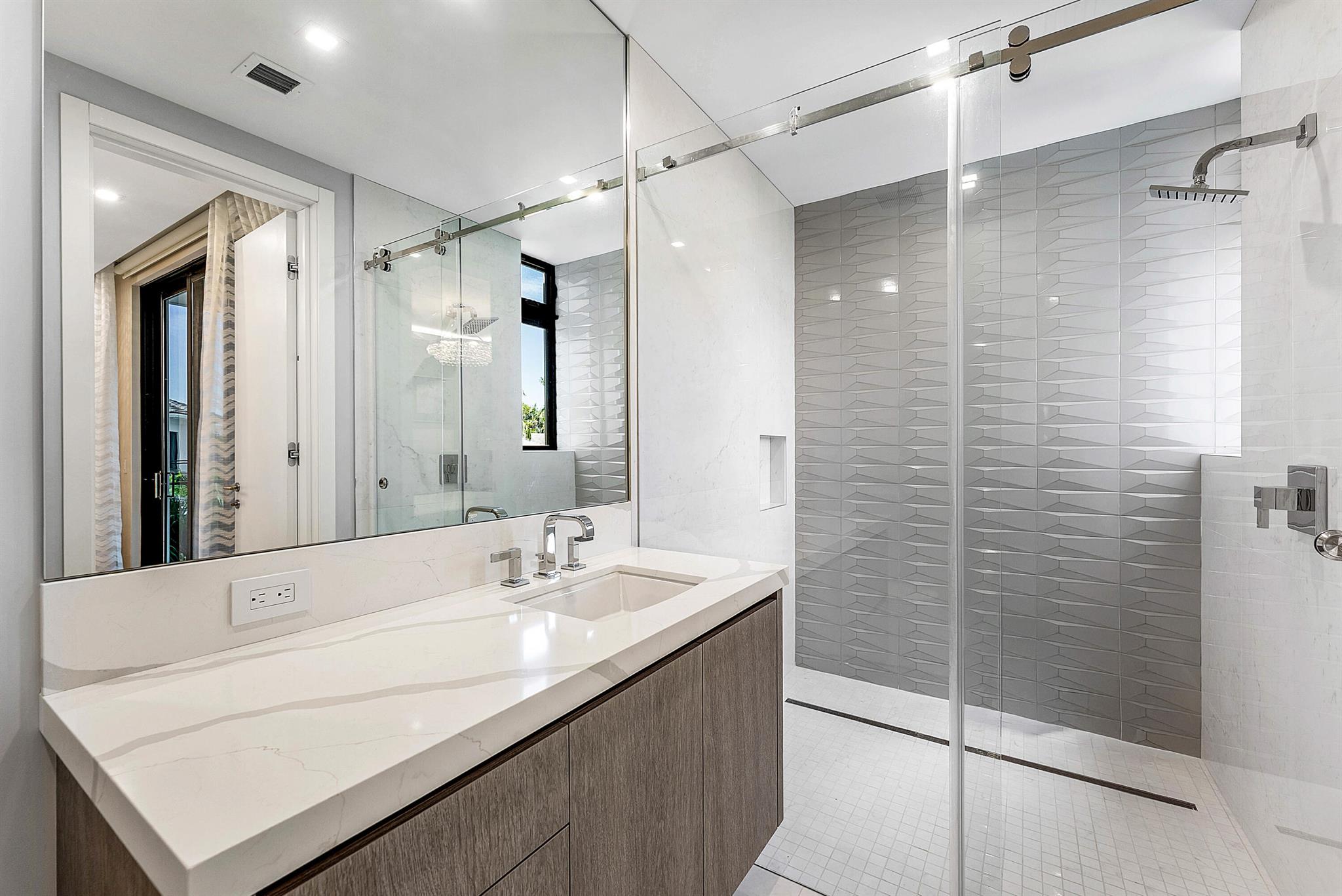 ROYAL PALM YACHT & COUNTR - Residential