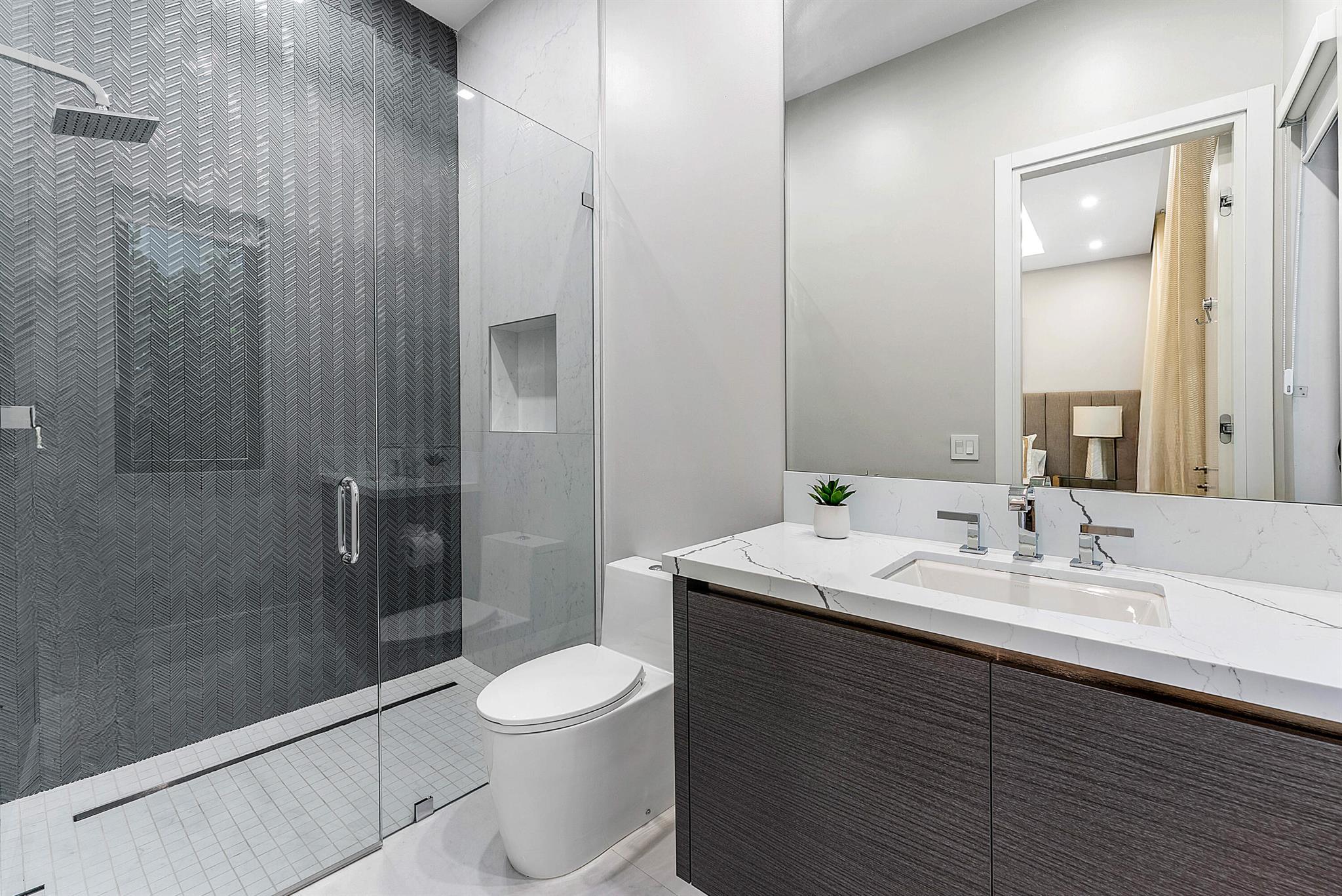 ROYAL PALM YACHT & COUNTR - Residential