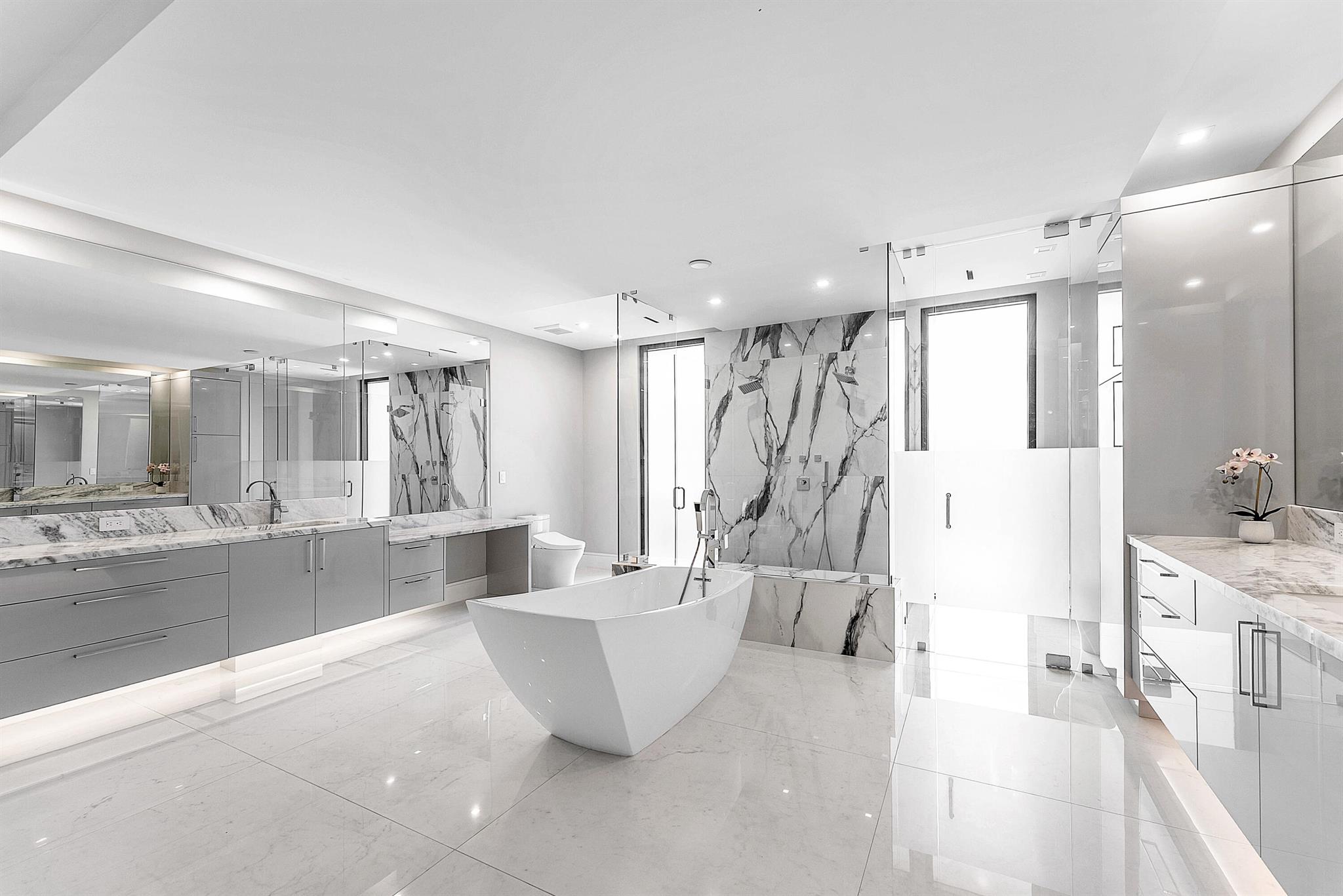 ROYAL PALM YACHT & COUNTR - Residential