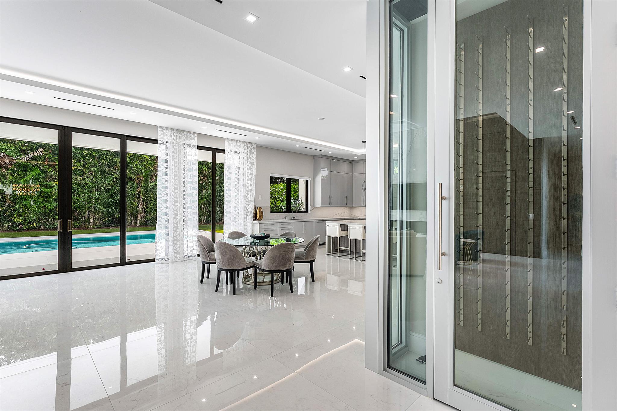 ROYAL PALM YACHT & COUNTR - Residential