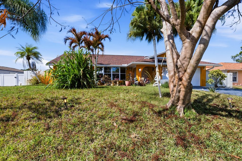 Photo of 1370 SE Navajo Lane, Port Saint Lucie, FL 34983 (MLS # R11168878)