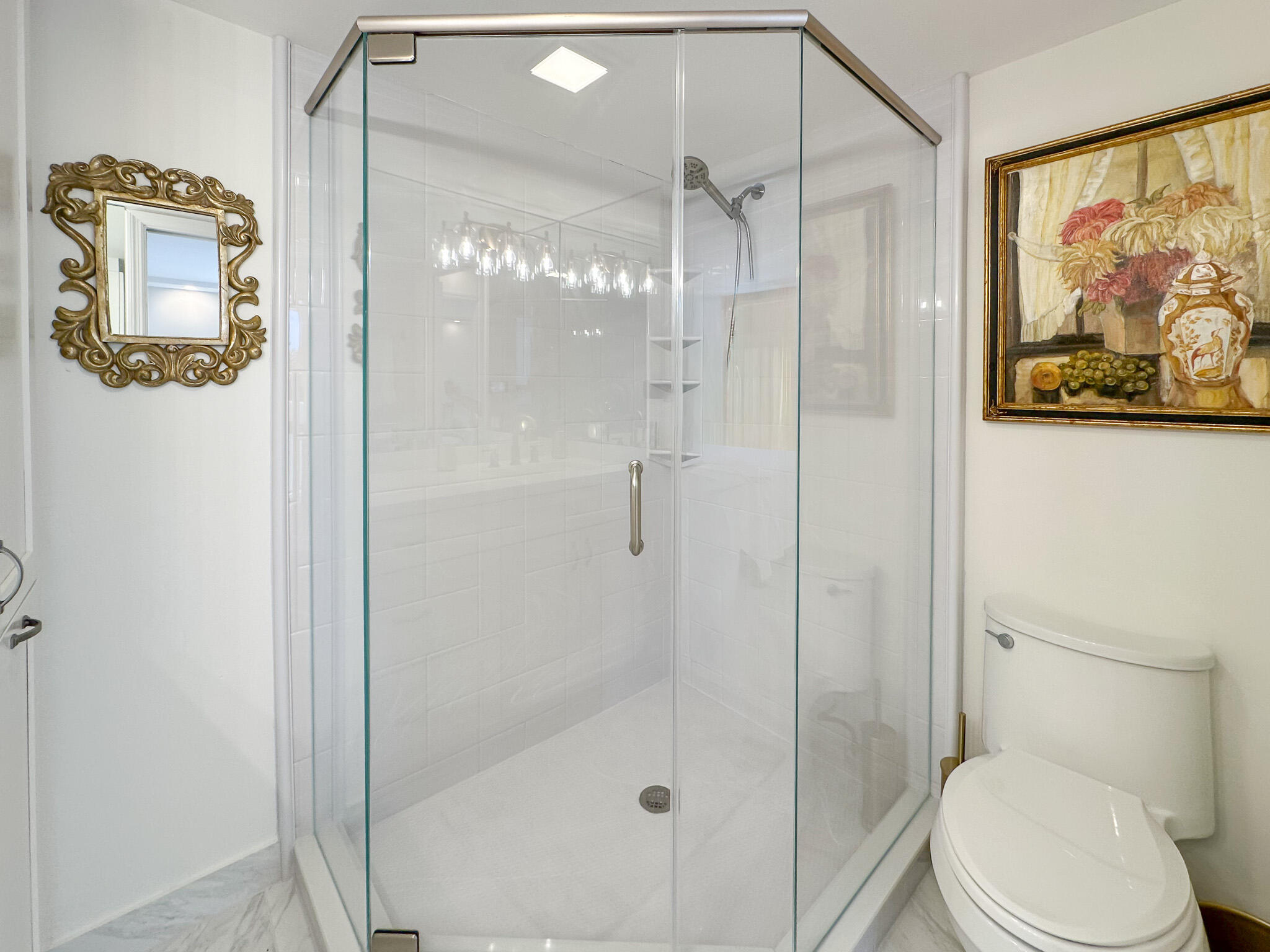 CORAL TOWERS CONDO - Residential