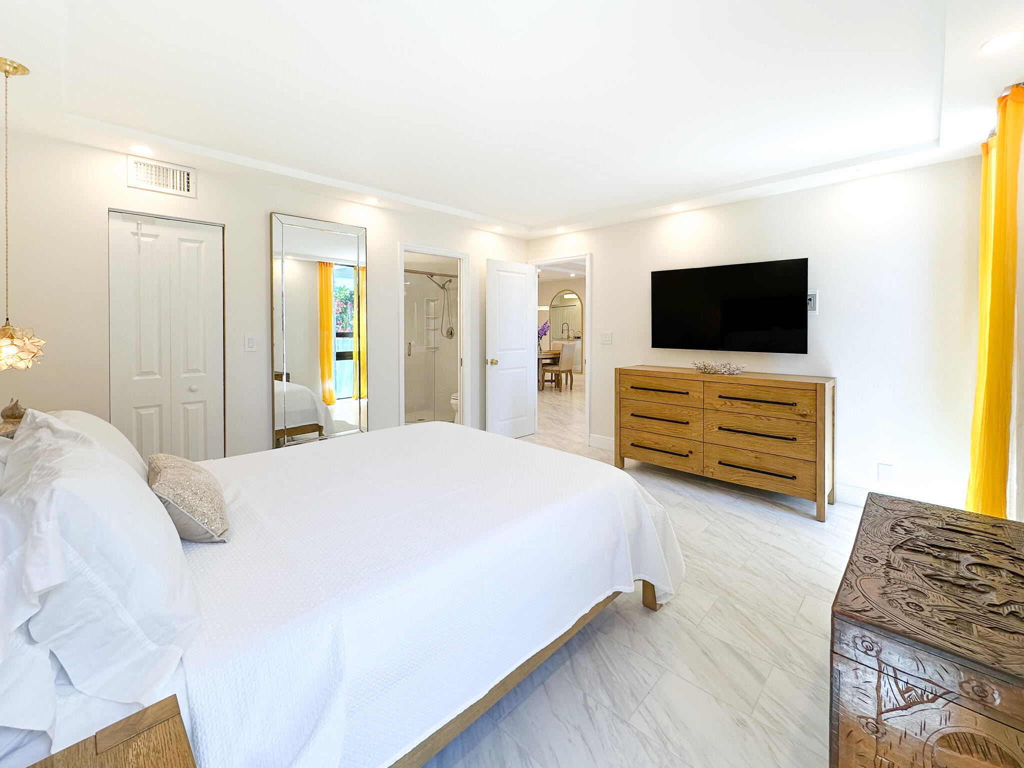 CORAL TOWERS CONDO - Residential