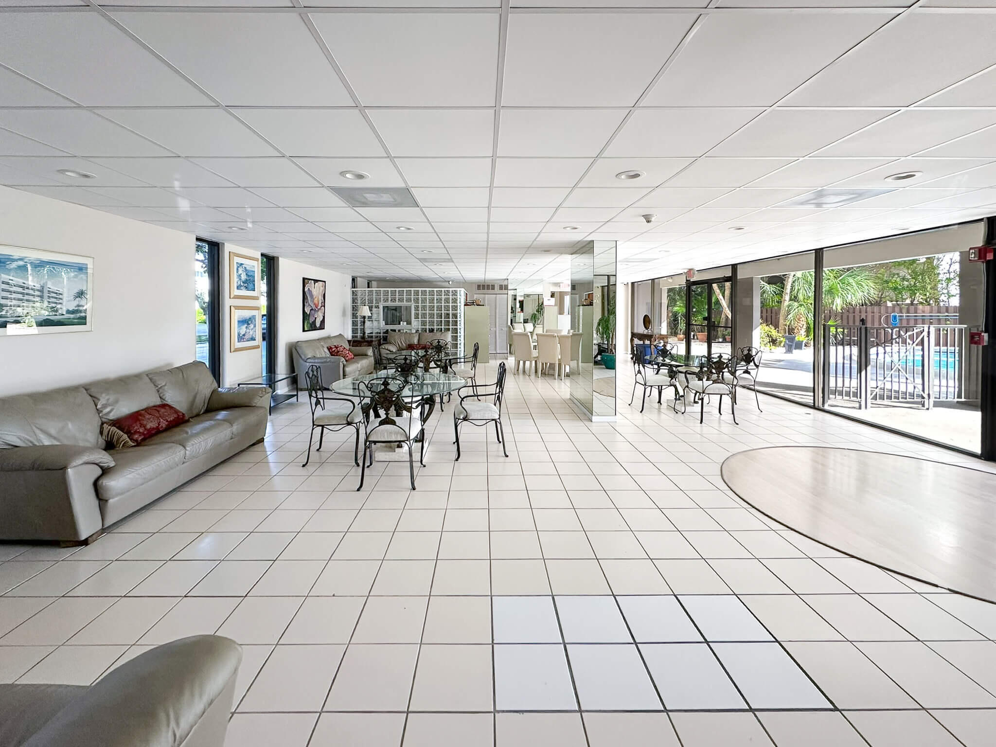 CORAL TOWERS CONDO - Residential