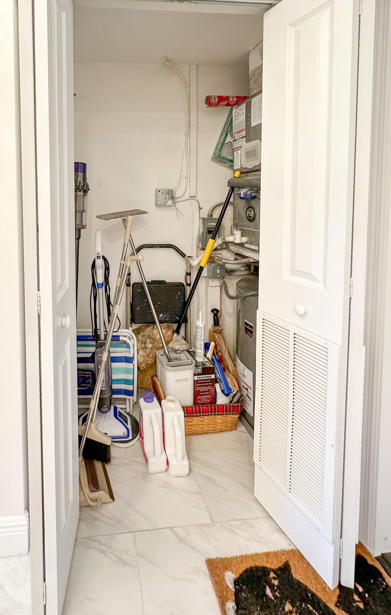 CORAL TOWERS CONDO - Residential