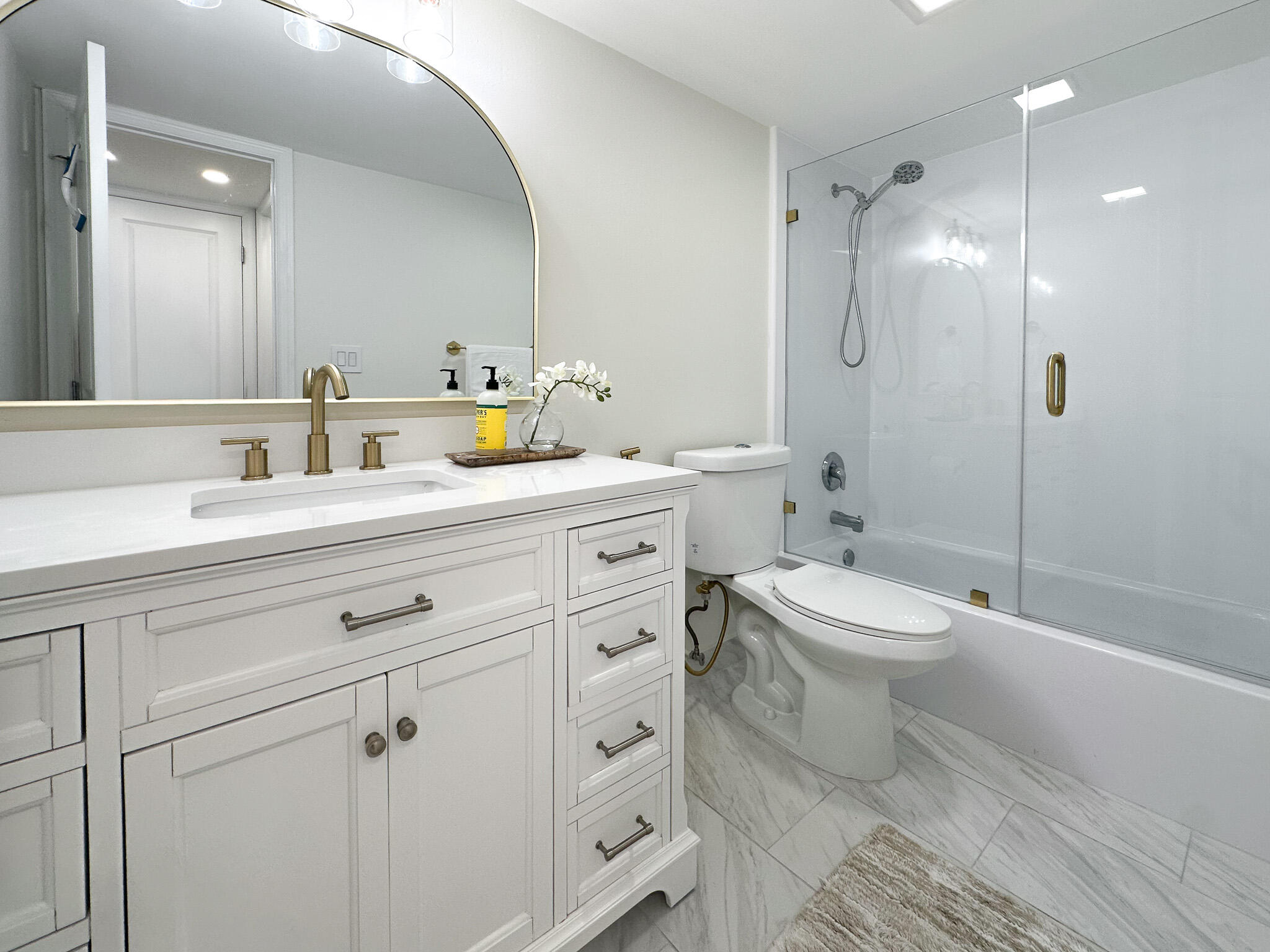 CORAL TOWERS CONDO - Residential