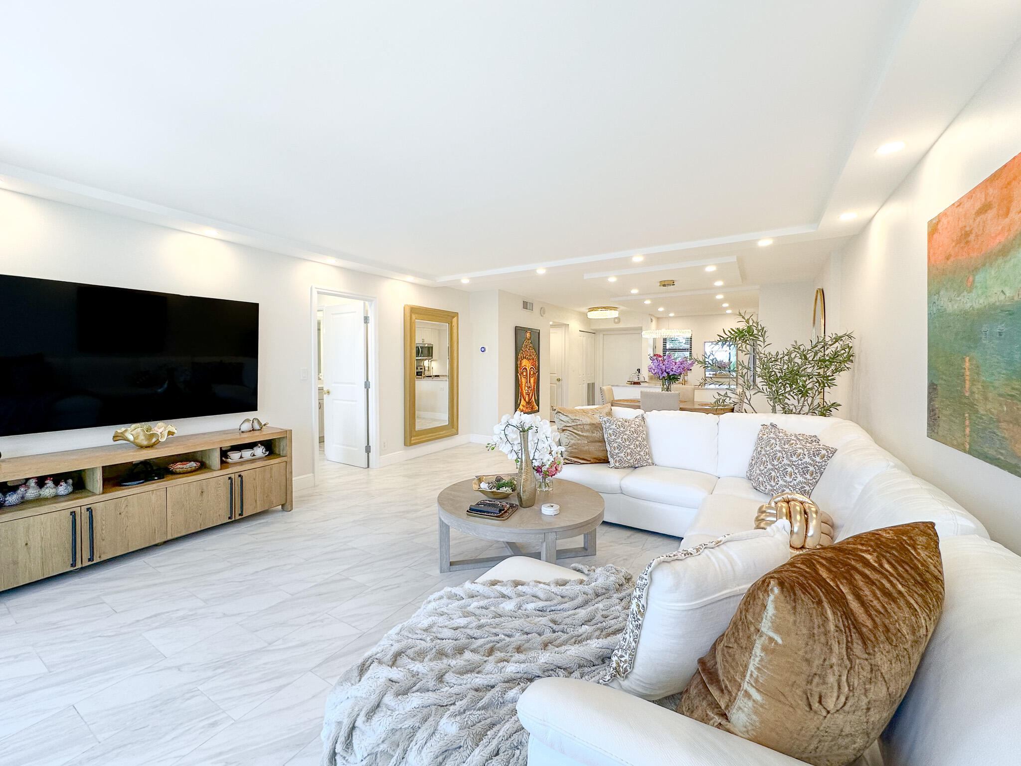 CORAL TOWERS CONDO - Residential