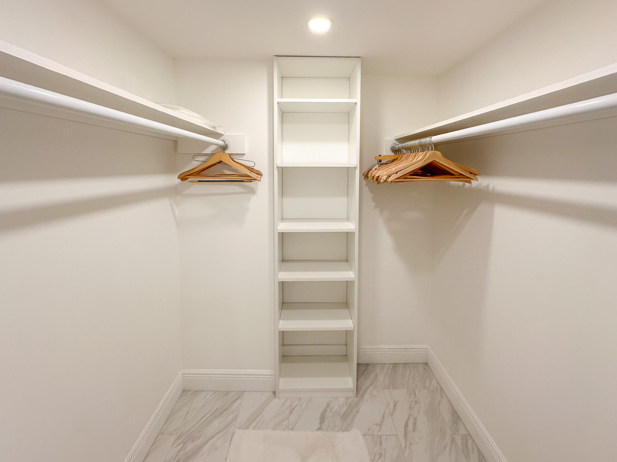 CORAL TOWERS CONDO - Residential