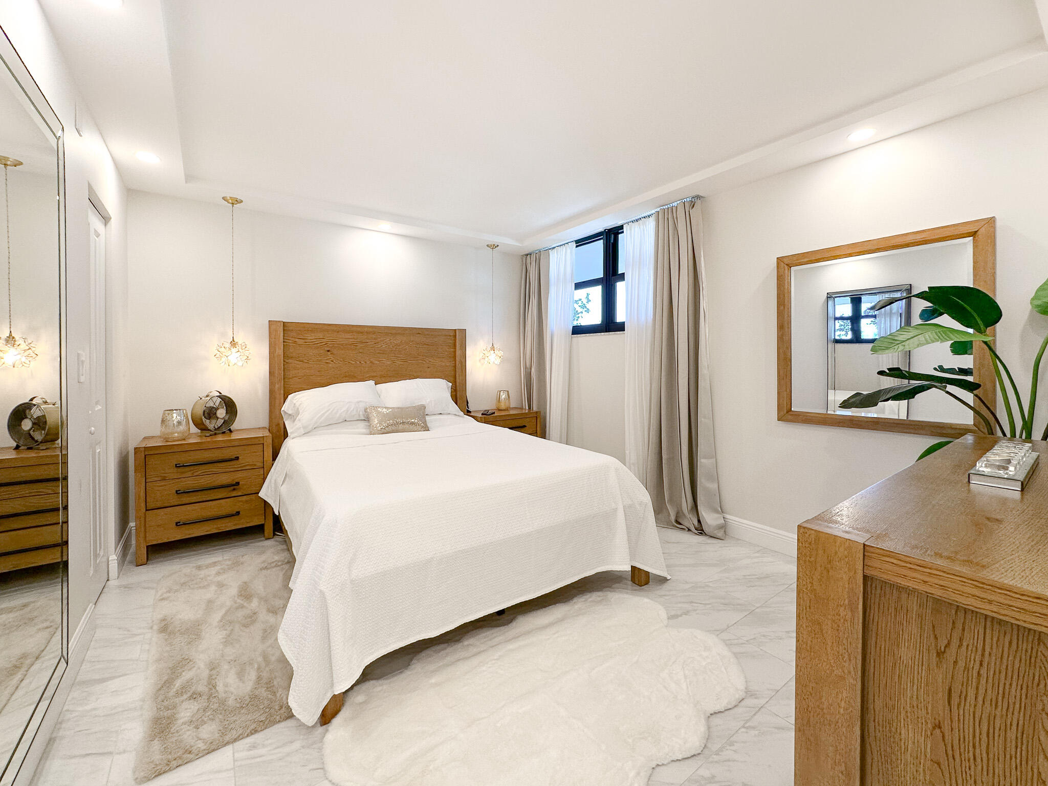 CORAL TOWERS CONDO - Residential