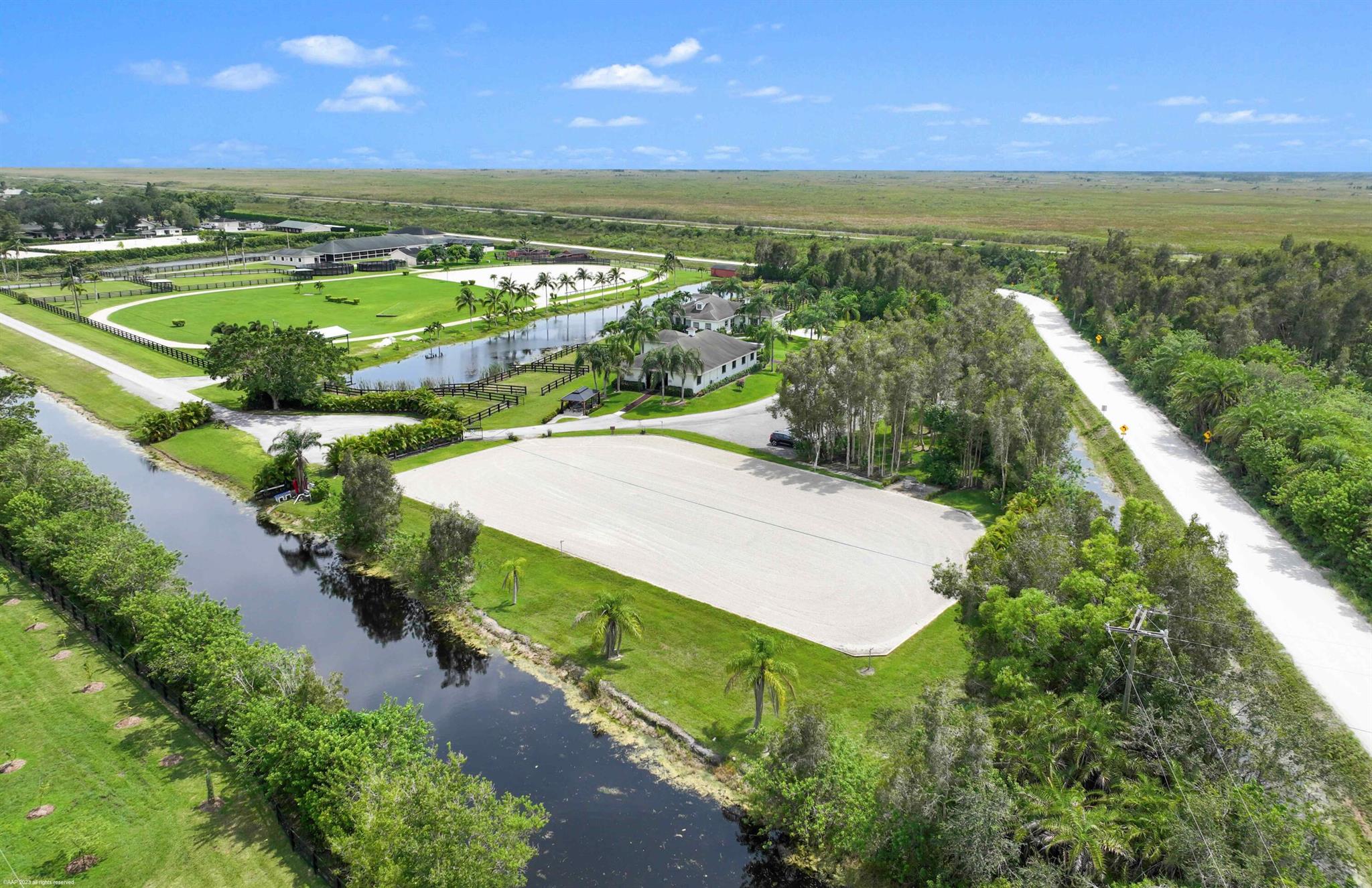 Palm Beach Point Sunglade - Residential
