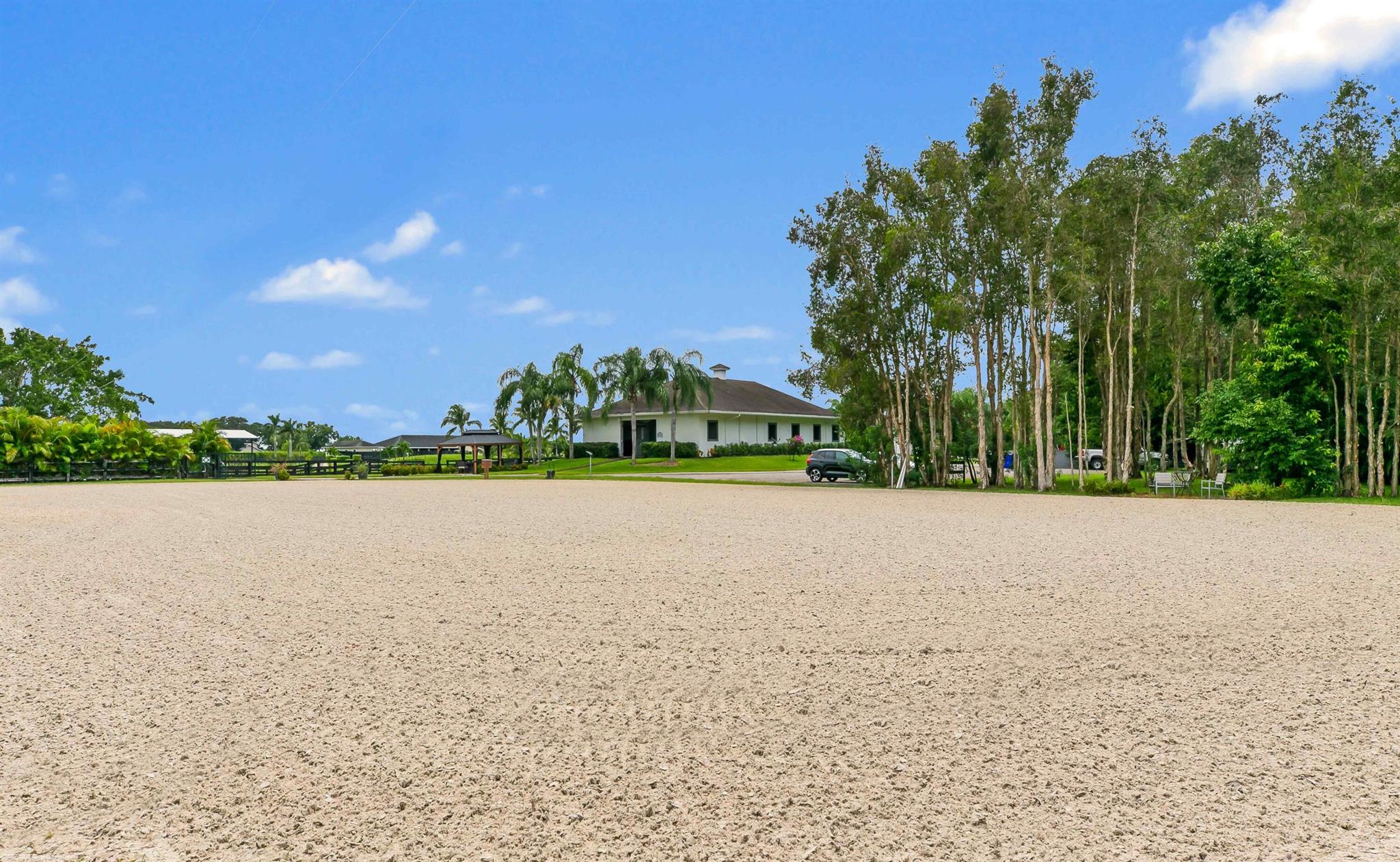 Palm Beach Point Sunglade - Residential