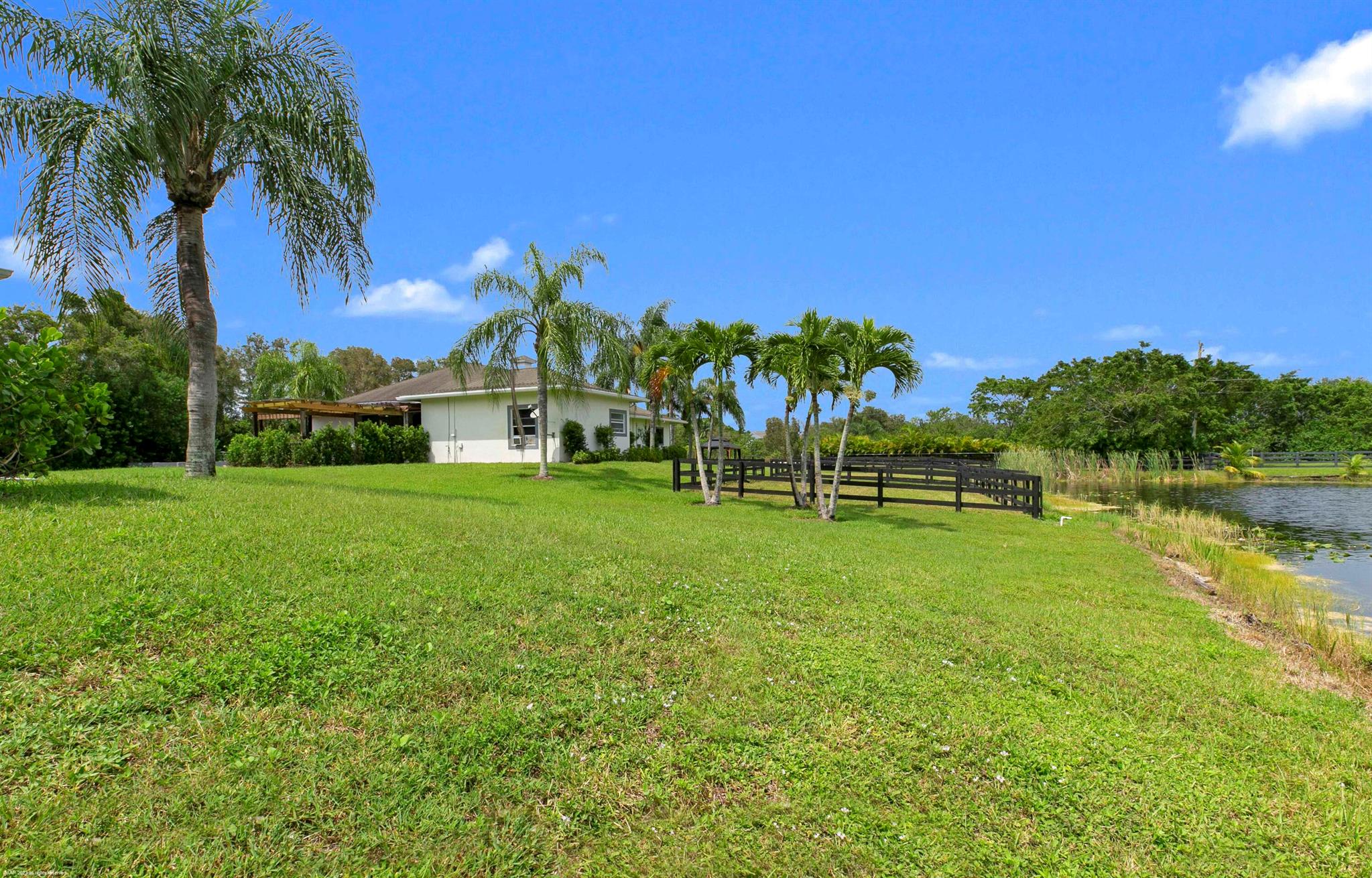 Palm Beach Point Sunglade - Residential