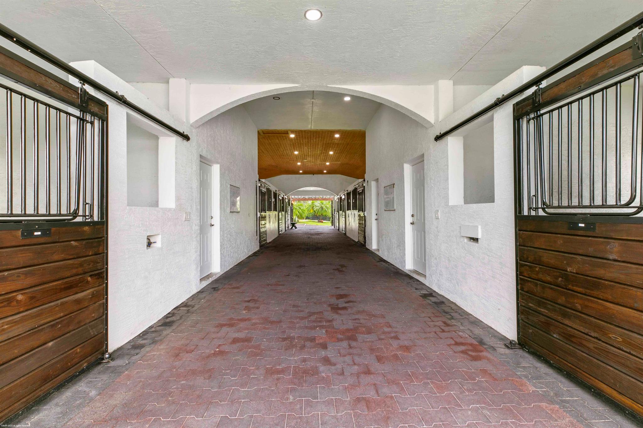 Palm Beach Point Sunglade - Residential