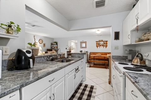 Tiny photo for 5050 Nesting Way #B, Delray Beach, FL 33484 (MLS # B26020214)