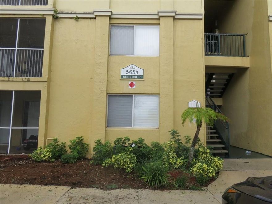 Own this spacious 2br/2ba unit in Sun Vista Gardens. No Age Restriction! Close to shopping, schools, major roads and public transportation.  Property Sold As Is without warranty or guarantee by Seller. HUD case number 095-172314. Property is (IE) Insured Escrow. Please see broker remarks and attachments.